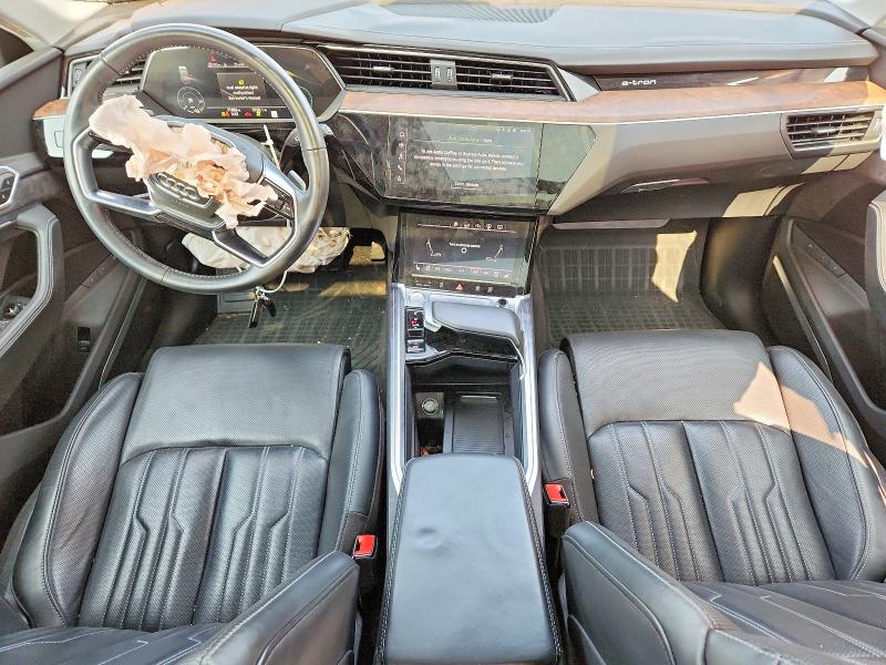 Photo 8 from auction – 2019 AUDI E-TRON with VIN WA1VABGE4KB018762