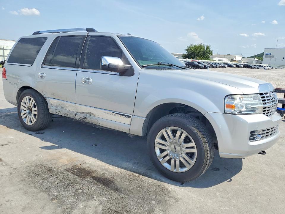 Photo 4 from auction – 2014 LINCOLN NAVIGATOR with VIN 5LMJJ2J52EEL07549