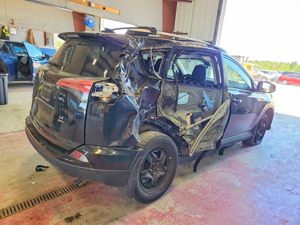 Photo 3 from auction – 2018 TOYOTA RAV4 with VIN 2T3BFREV5JW759675