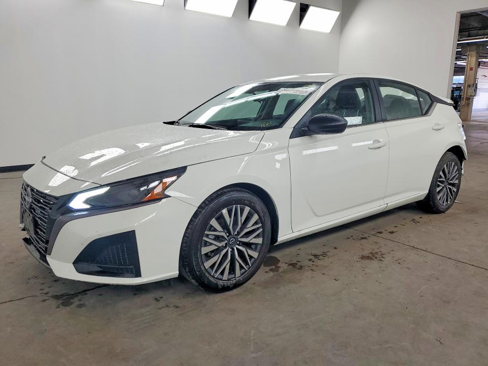 NISSAN ALTIMA 2026 with VIN 1N4BL4DV5TN342070 - Photo from auction