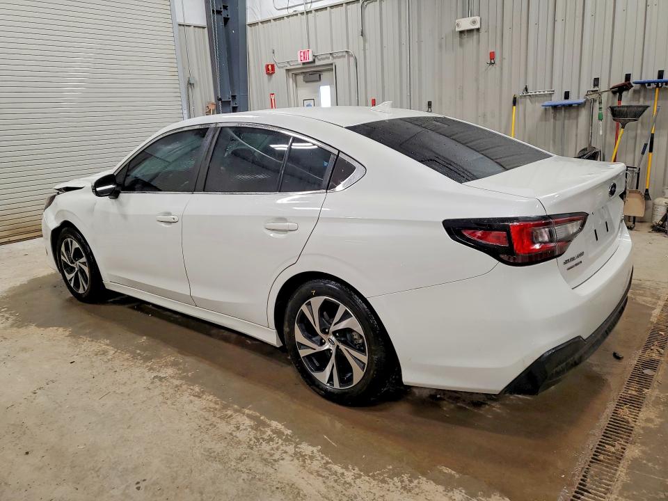 Photo 2 from auction – 2022 SUBARU LEGACY with VIN 4S3BWAF61N3012060