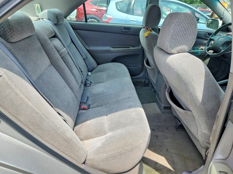Photo 10 from auction – 2004 TOYOTA CAMRY with VIN 4T1BE32K14U842155