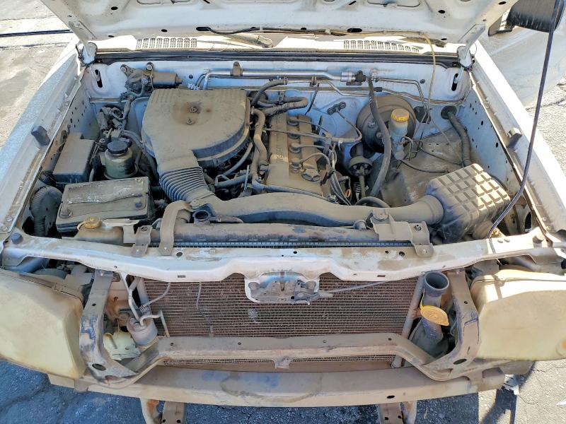 Снимка 11 от търг – 2002 NISSAN FRONTIER с VIN 1N6DD26S02C374004