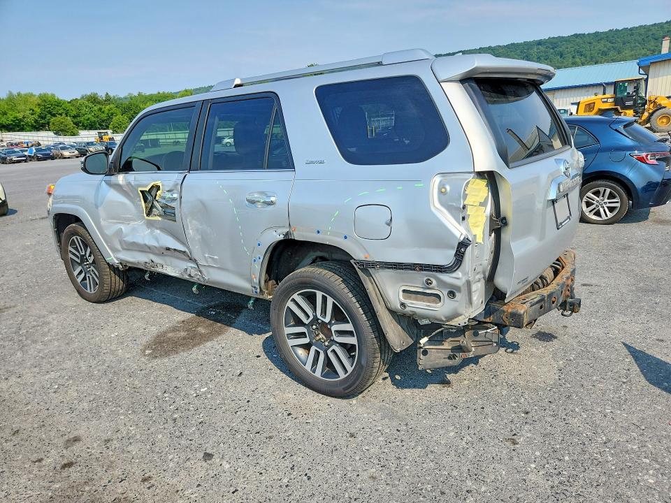Photo 2 from auction – 2015 TOYOTA 4RUNNER with VIN JTEBU5JR2F5204894