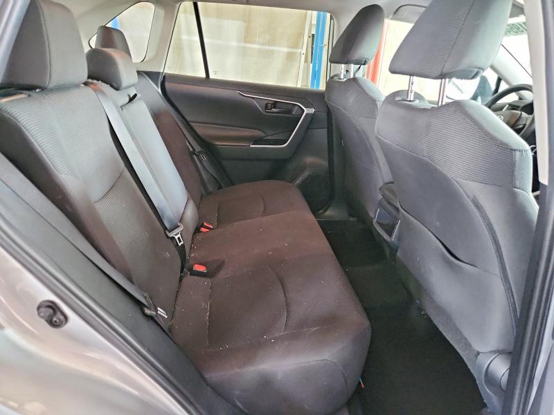 Photo 10 from auction – 2019 TOYOTA RAV4 with VIN 2T3H1RFV4KW027806