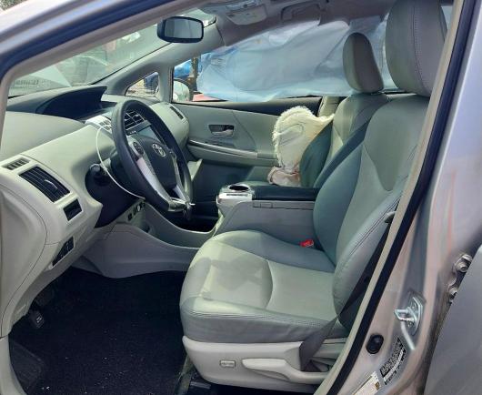 Photo 7 from auction – 2012 TOYOTA PRIUS V with VIN JTDZN3EU8C3034101