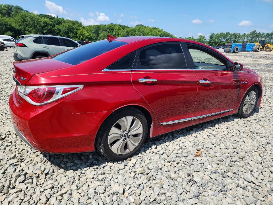 Photo 3 from auction – 2013 HYUNDAI SONATA with VIN KMHEC4A42DA098000