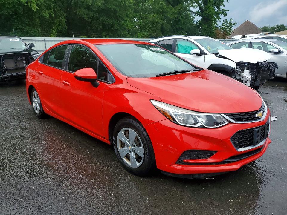 Photo 4 from auction – 2018 CHEVROLET CRUZE with VIN 1G1BC5SM0J7101604