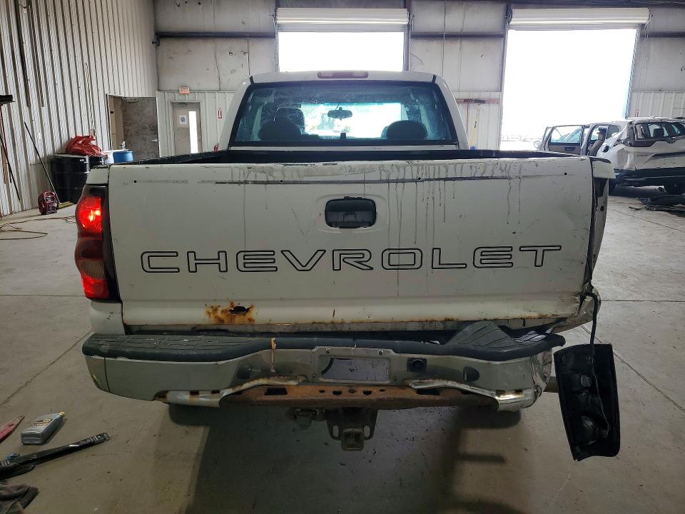 Photo 6 from auction – 2006 CHEVROLET SILVERADO with VIN 1GCEK19B56E168626