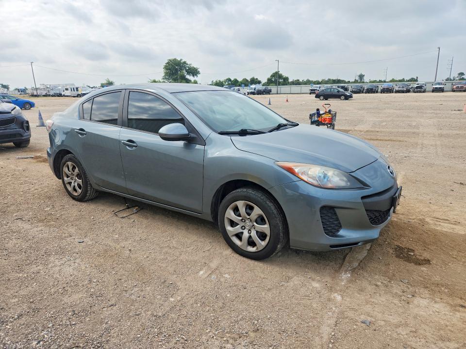 Photo 4 from auction – 2013 MAZDA 3 with VIN JM1BL1U74D1779707