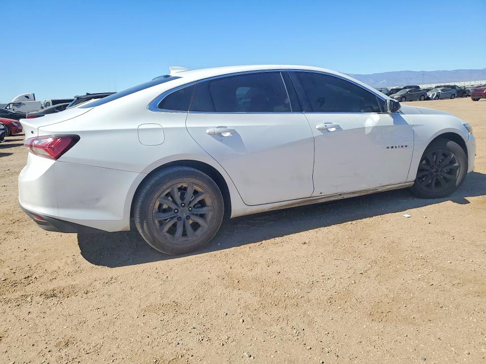 Photo 3 from auction – 2020 CHEVROLET MALIBU with VIN 1G1ZD5STXLF034750