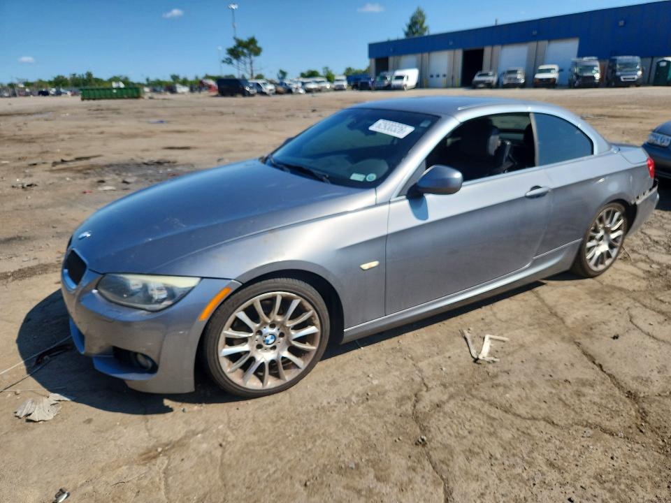 BMW 328 2011 مع رقم تعريف المركبة WBADW3C59BE540023 - صورة من المزاد
