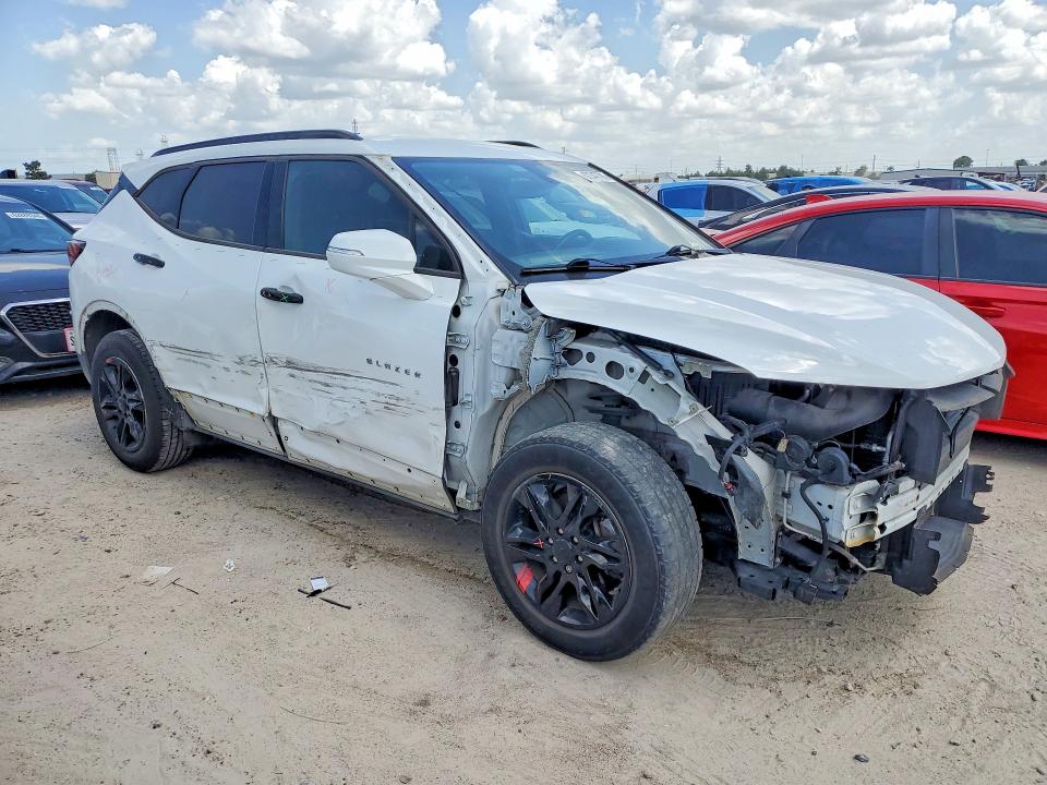 Photo 4 from auction – 2019 CHEVROLET BLAZER with VIN 3GNKBBRA3KS691361