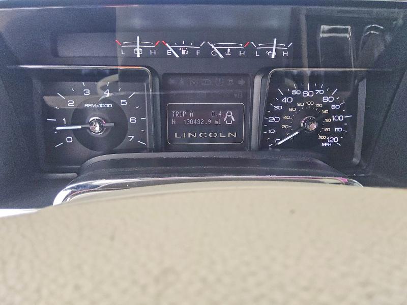 Photo 9 from auction – 2010 LINCOLN NAVIGATOR with VIN 5LMJJ3J52AEJ05228