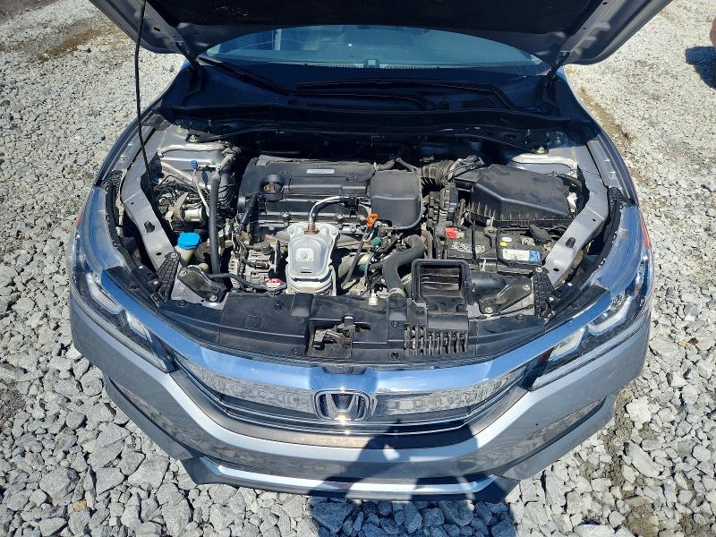 Photo 11 from auction – 2016 HONDA ACCORD with VIN 1HGCR2F82GA164285