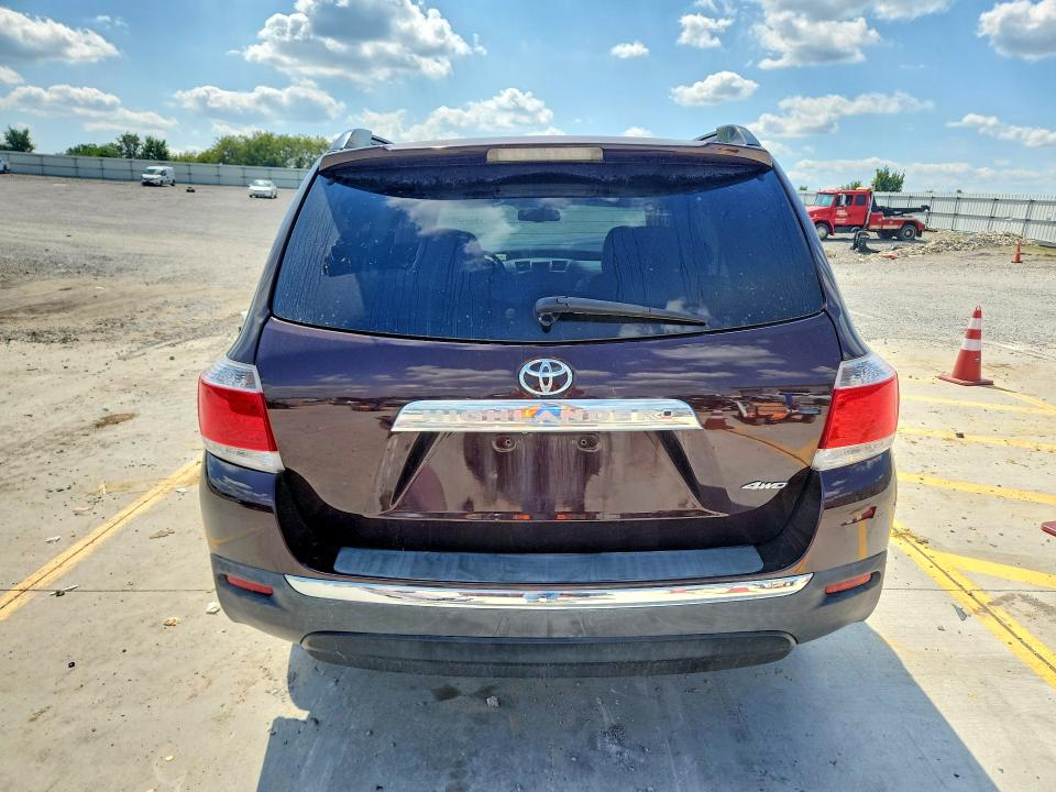 Photo 6 from auction – 2013 TOYOTA HIGHLANDER with VIN 5TDBK3EH0DS184636