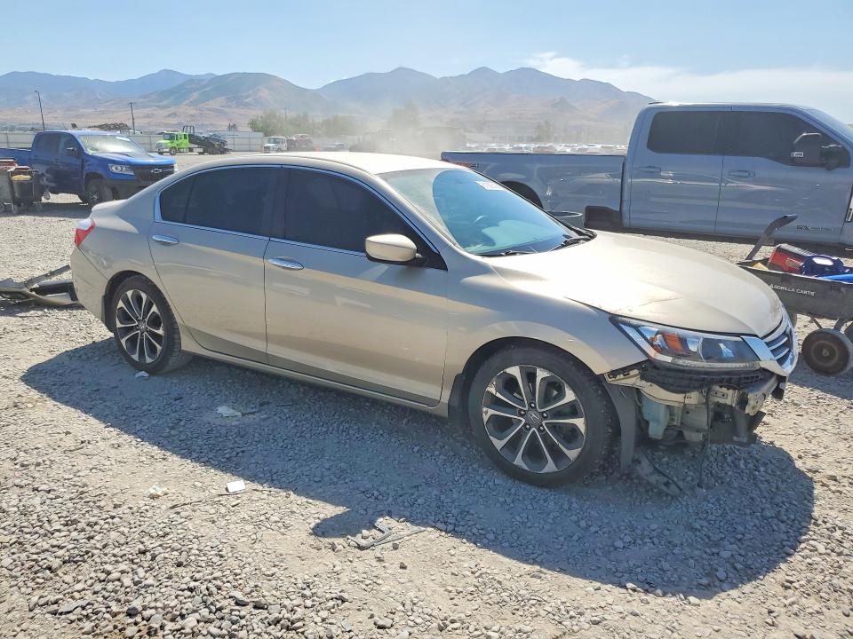 Photo 4 from auction – 2015 HONDA ACCORD with VIN 1HGCR2F52FA132165