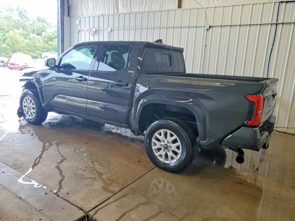 Photo 2 from auction – 2024 TOYOTA TACOMA with VIN 3TMLB5JN3RM023684