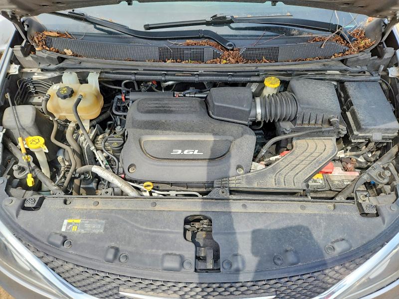 Photo 12 from auction – 2018 CHRYSLER PACIFICA with VIN 2C4RC1FG5JR277677