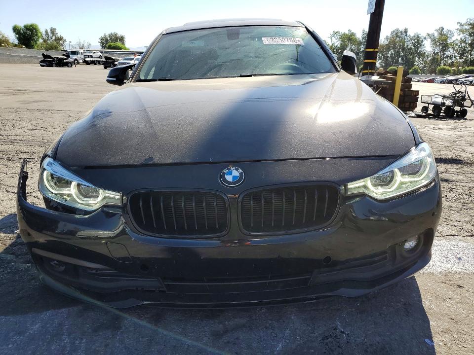 Photo 5 from auction – 2018 BMW 320 with VIN WBA8E1G54JNU93551