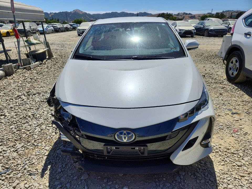 Photo 5 from auction – 2017 TOYOTA PRIUS PRIME with VIN JTDKARFP6H3035943