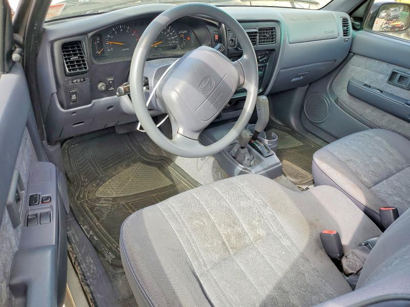 Photo 8 from auction – 2000 TOYOTA TACOMA with VIN 5TEWN72N9YZ711348