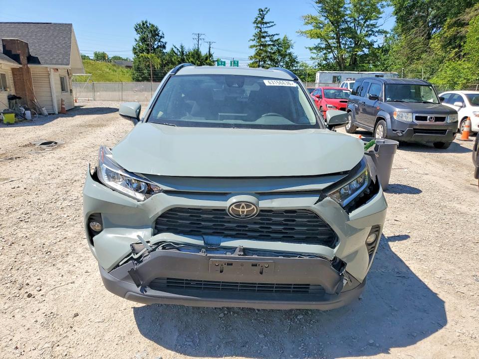 Photo 5 from auction – 2019 TOYOTA RAV4 with VIN JTMW1RFV5KJ014228