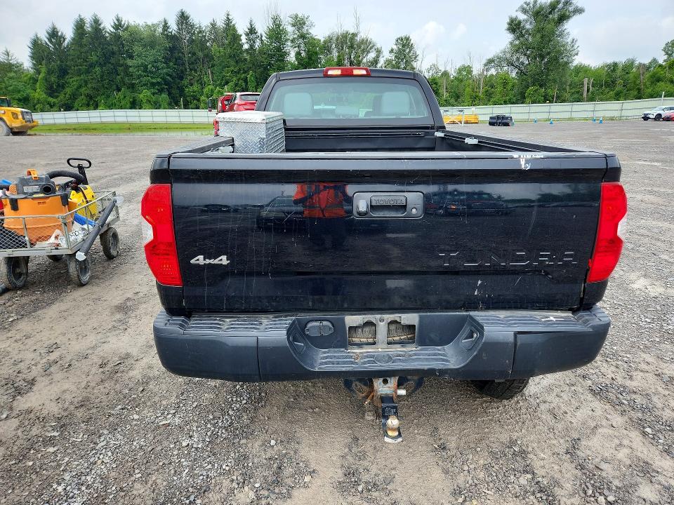 Photo 6 from auction – 2017 TOYOTA TUNDRA with VIN 5TFCY5F15HX021285