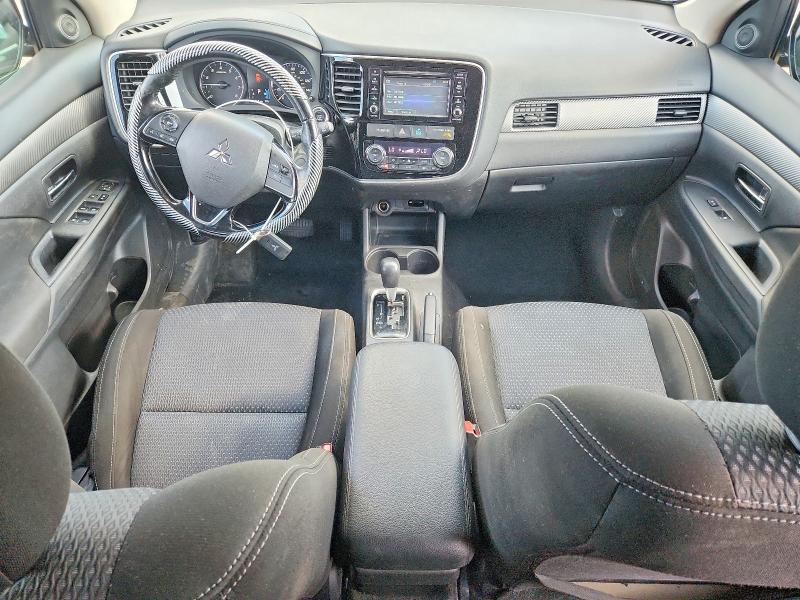Photo 8 from auction – 2016 MITSUBISHI OUTLANDER with VIN JA4AZ3A30GZ045198