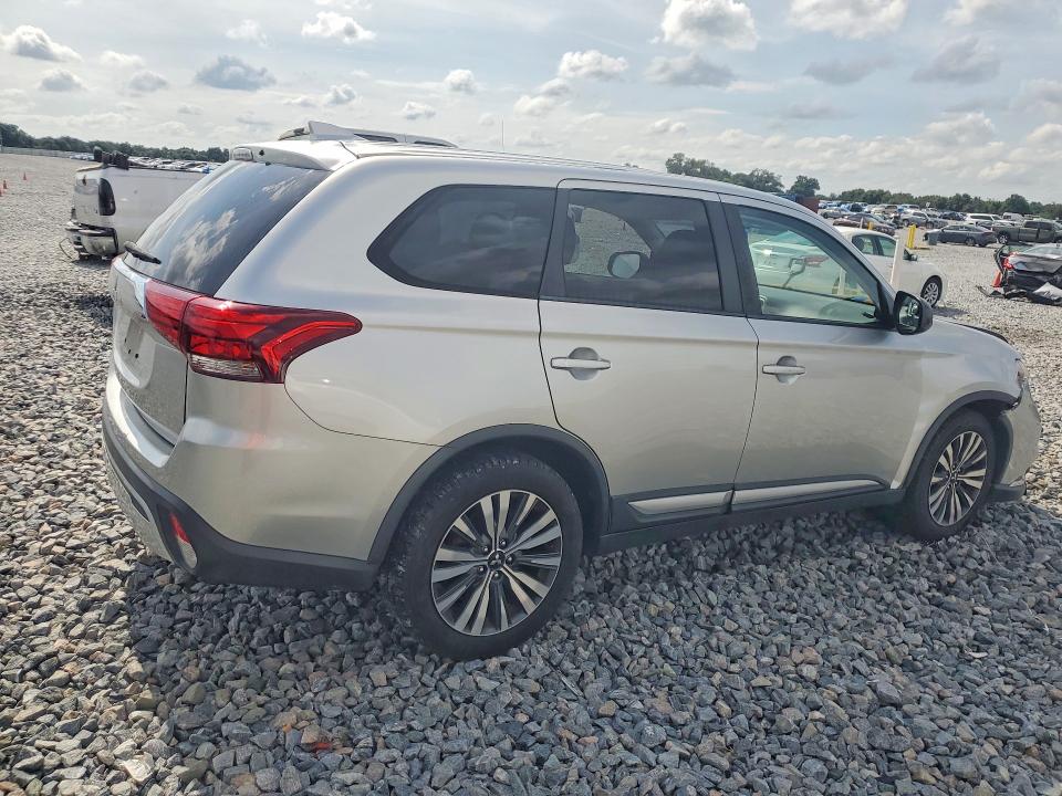 Photo 3 from auction – 2020 MITSUBISHI OUTLANDER with VIN JA4AD2A39LZ038592