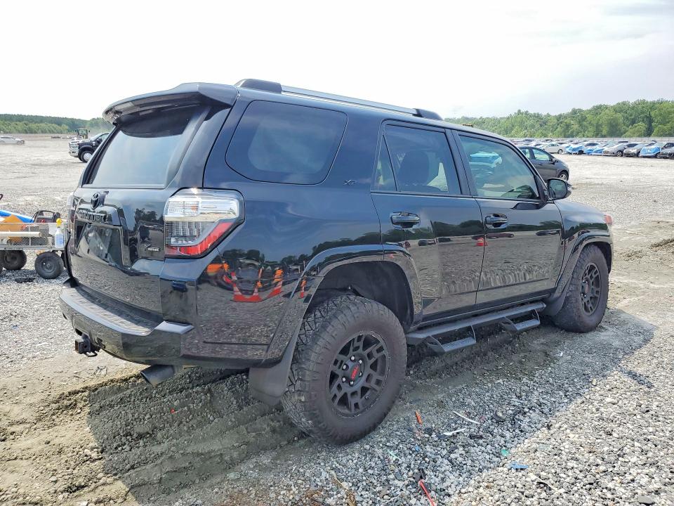 Photo 3 from auction – 2023 TOYOTA 4RUNNER with VIN JTEFU5JR6P5290035