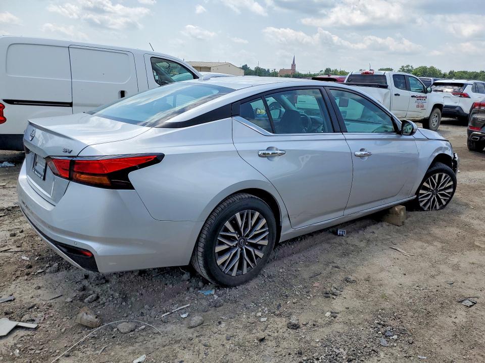 Photo 3 from auction – 2023 NISSAN ALTIMA with VIN 1N4BL4DV1PN385004