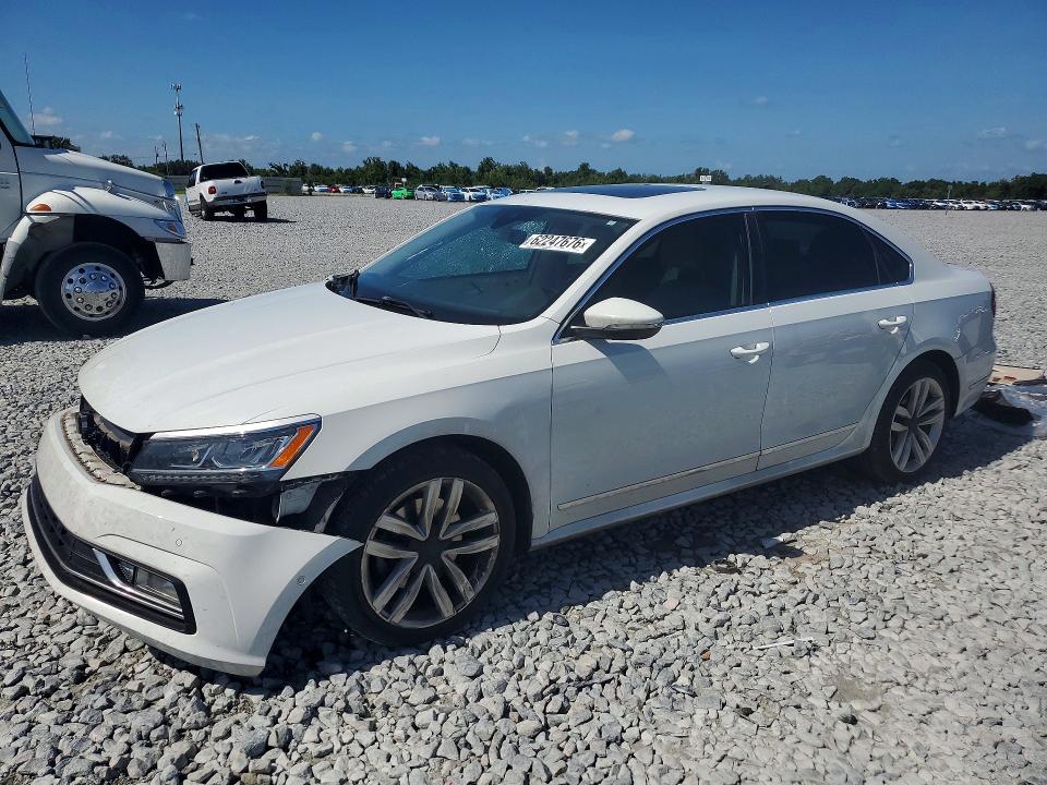 VOLKSWAGEN PASSAT 2017 with VIN 1VWCT7A39HC076118 - Photo from auction