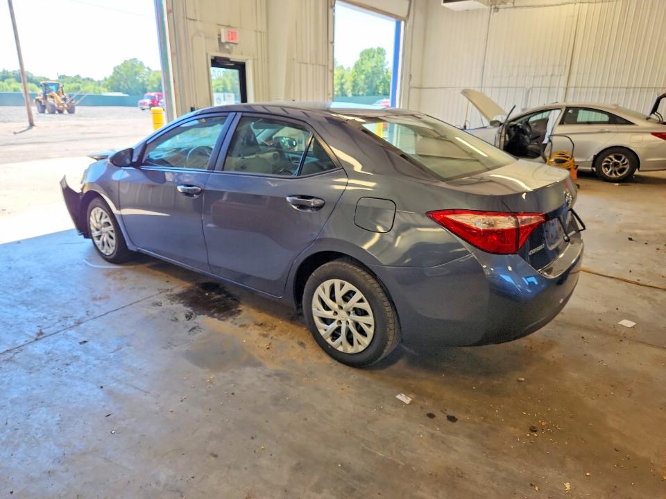 Photo 2 from auction – 2018 TOYOTA COROLLA with VIN 5YFBURHE7JP831052