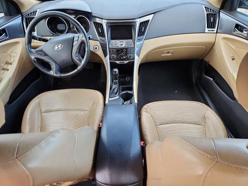 Photo 8 from auction – 2011 HYUNDAI SONATA with VIN KMHEC4A45BA002941