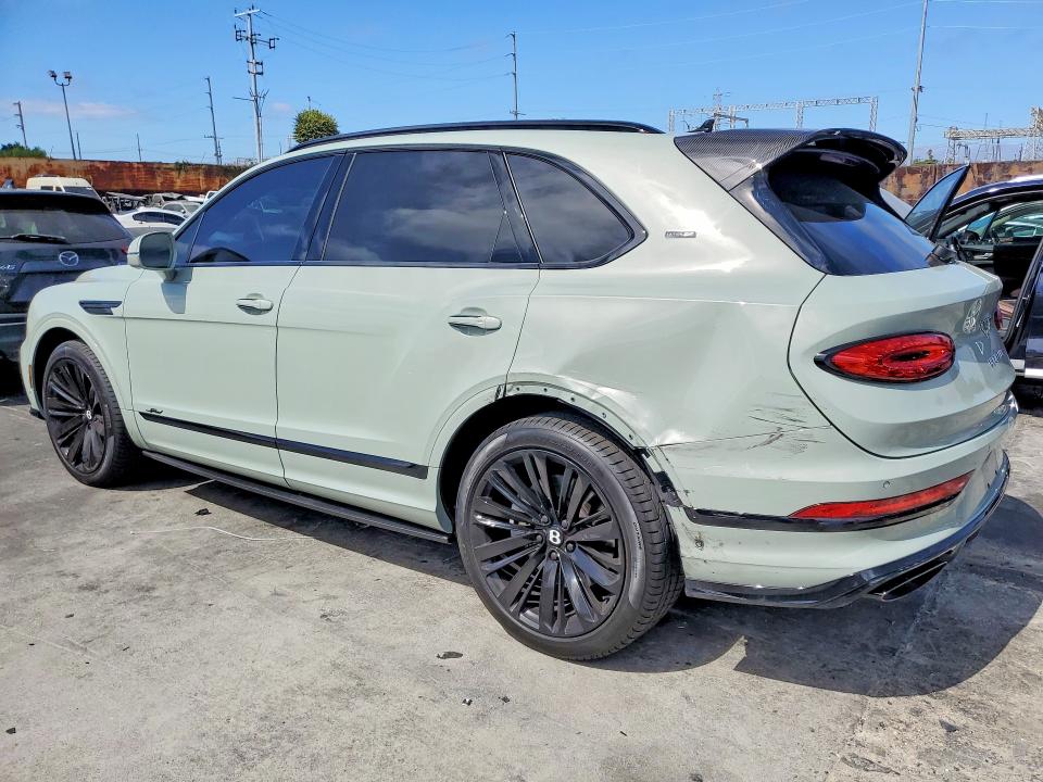 Zdjęcie 2 z aukcji – 2023 BENTLEY BENTAYGA z VIN SJAAR2ZVXPC023588