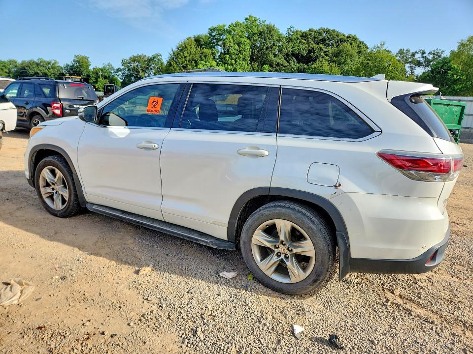 Photo 2 from auction – 2015 TOYOTA HIGHLANDER with VIN 5TDYKRFH8FS091281