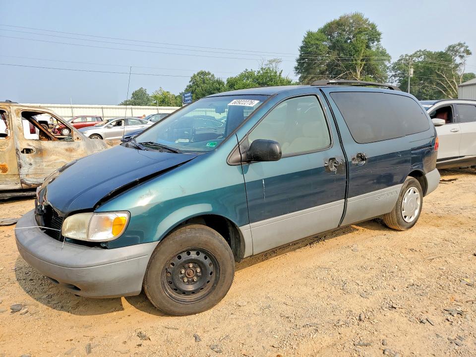 TOYOTA SIENNA 1998 with VIN 4T3ZF13C9WU079237 - Photo from auction
