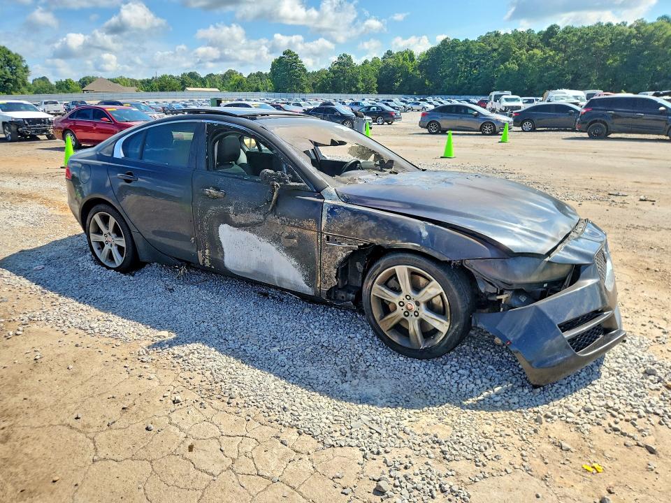 Photo 4 from auction – 2018 JAGUAR XE with VIN SAJAD4GX7JCP38429