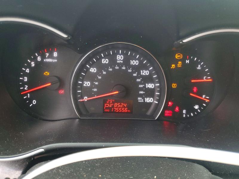 Photo 9 from auction – 2014 KIA SORENTO with VIN 5XYKT3A68EG542792