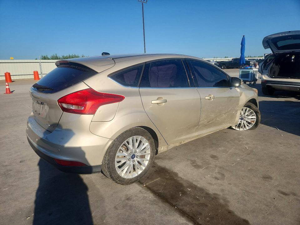 Photo 3 from auction – 2017 FORD FOCUS with VIN 1FADP3N21HL299135