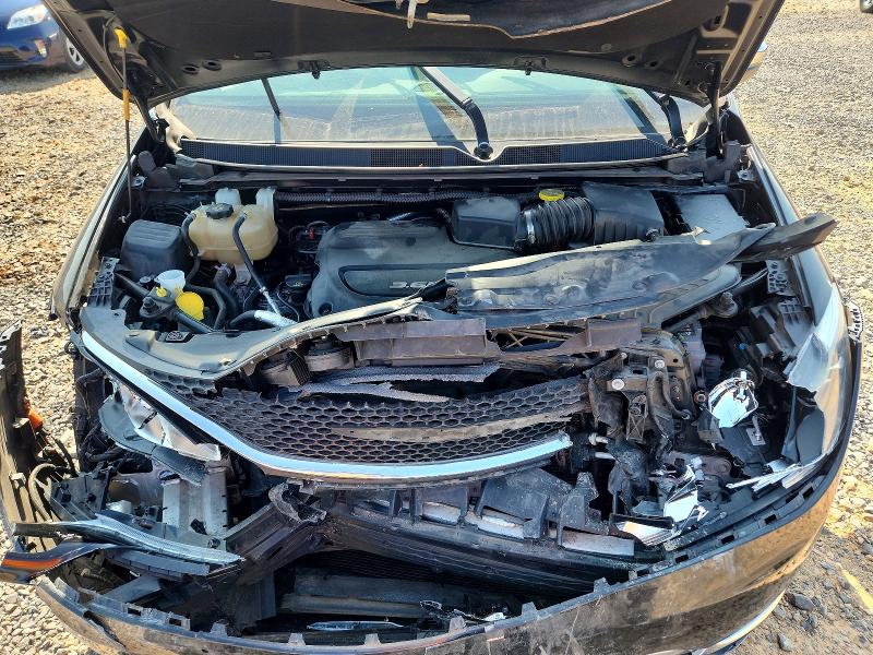 Photo 12 from auction – 2019 CHRYSLER PACIFICA with VIN 2C4RC1GG2KR552079
