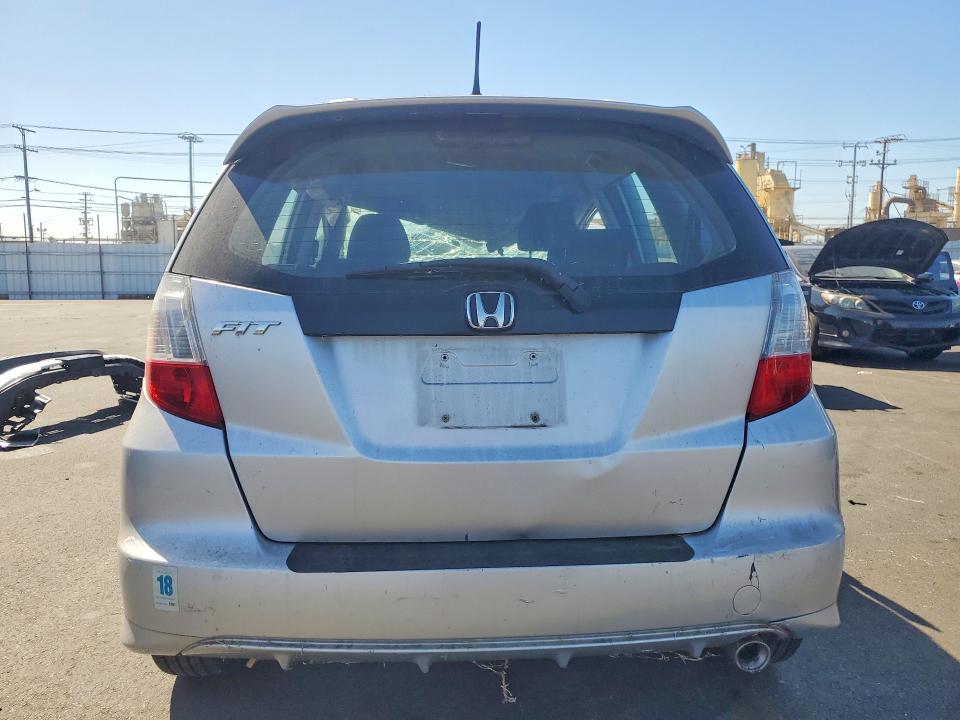 Photo 6 from auction – 2011 HONDA FIT with VIN JHMGE8H59BC022643