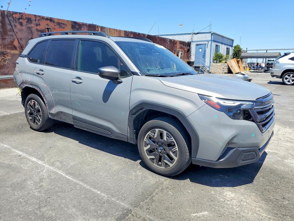 Photo 4 from auction – 2025 SUBARU FORESTER with VIN JF2SLDBC1SH406020