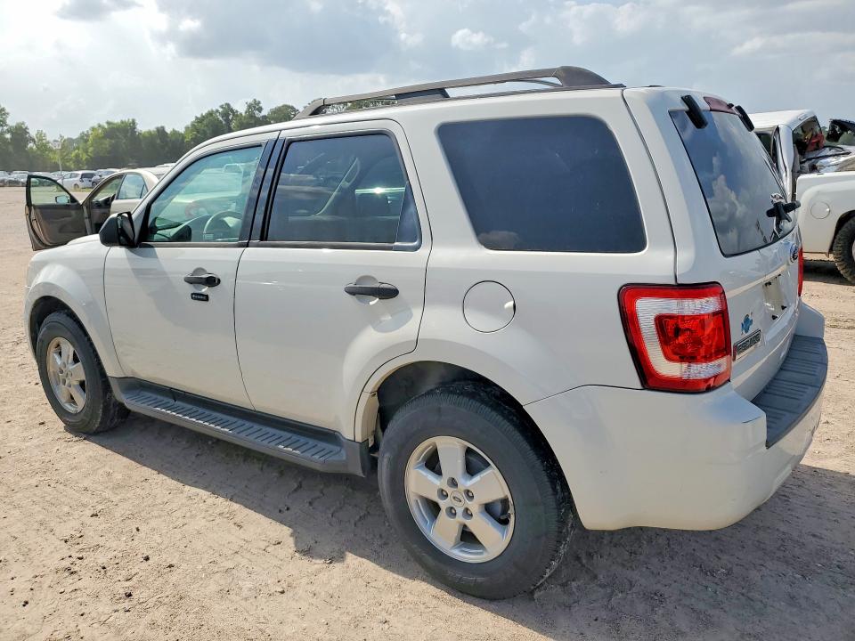 Photo 2 from auction – 2010 FORD ESCAPE with VIN 1FMCU0D79AKB24682
