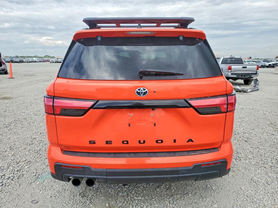 Photo 6 from auction – 2023 TOYOTA SEQUOIA with VIN 7SVAAABA4PX004508