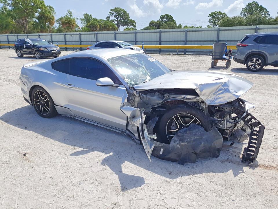Photo 4 from auction – 2019 FORD MUSTANG with VIN 1FA6P8CF6K5161923