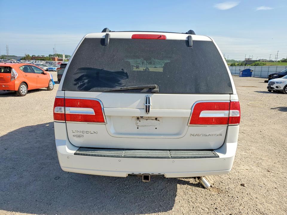 Photo 6 from auction – 2013 LINCOLN NAVIGATOR with VIN 5LMJJ2J51DEL02549