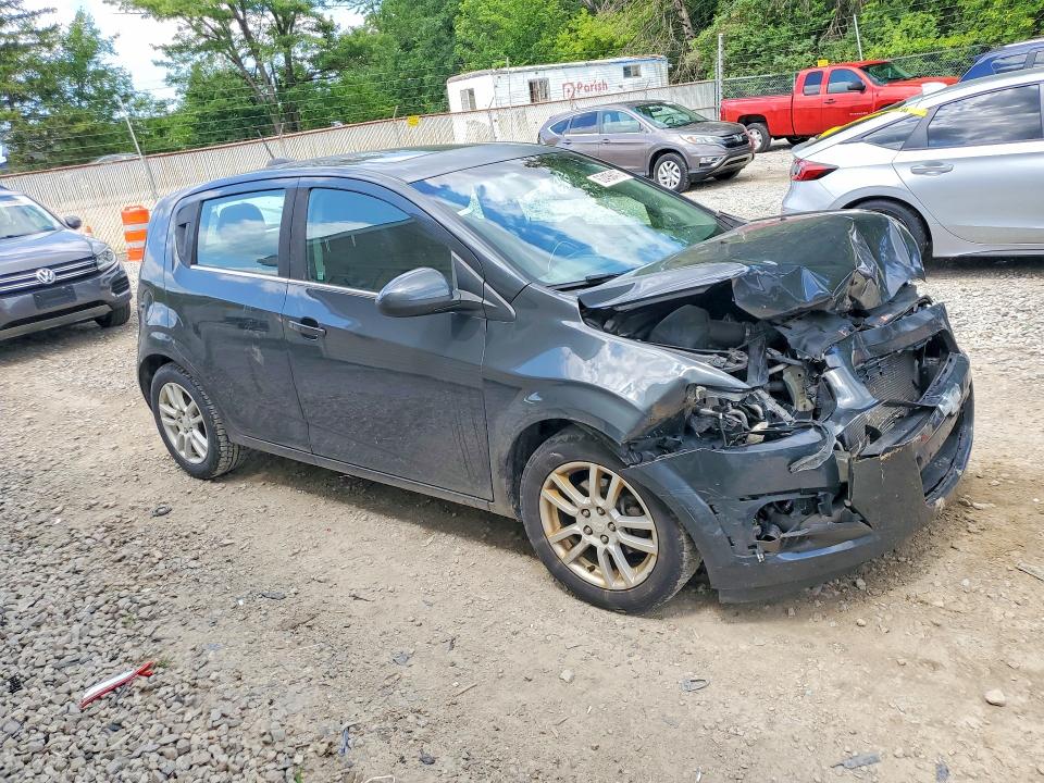 Zdjęcie 4 z aukcji – 2015 CHEVROLET SONIC z VIN 1G1JC6SB5F4143002