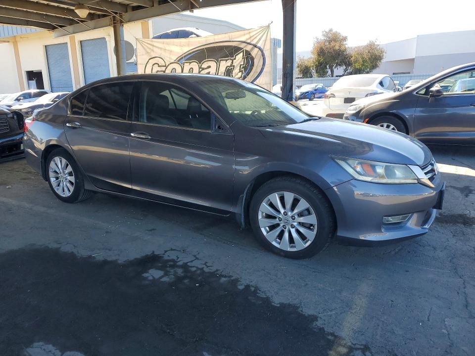 Photo 4 from auction – 2013 HONDA ACCORD with VIN 1HGCR3F8XDA006889